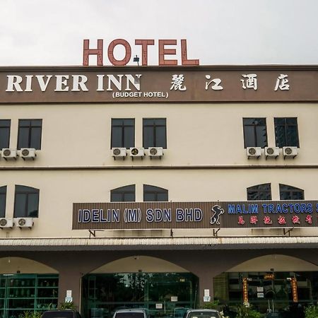 Oyo 301 River Inn Hotel Butterworth Exterior photo